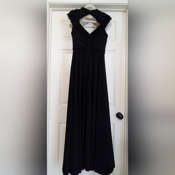 Black formal gown by Patra - Picture 2 of 4